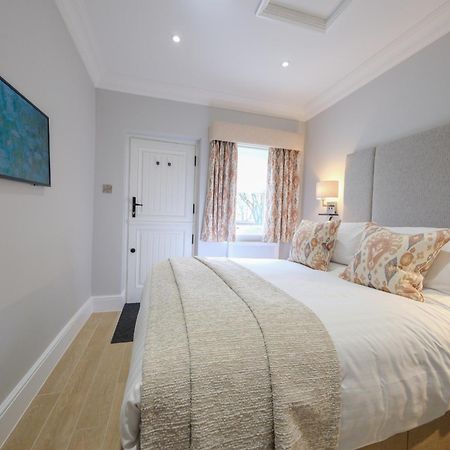 Mulberry House Guest House Ongar Bagian luar foto