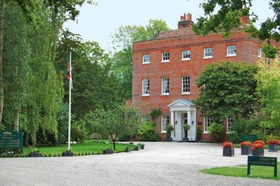 Mulberry House Guest House Ongar Bagian luar foto