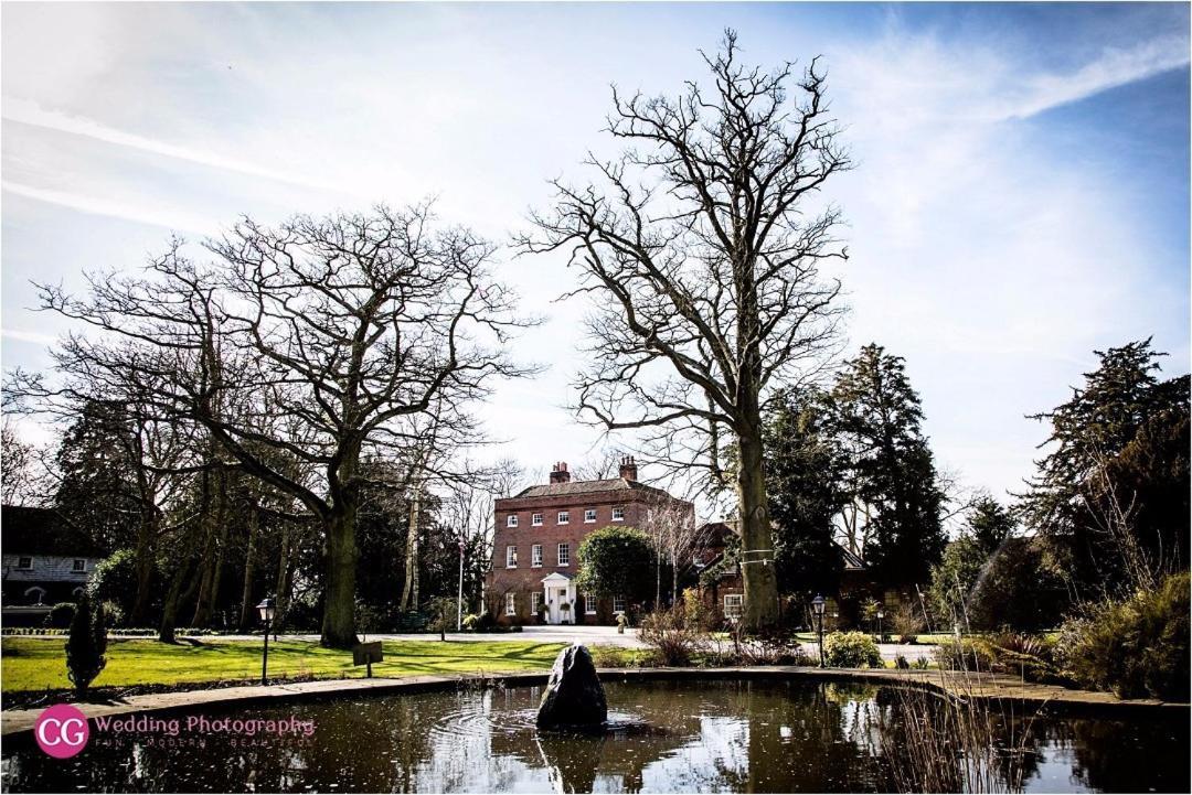 Mulberry House Guest House Ongar Bagian luar foto