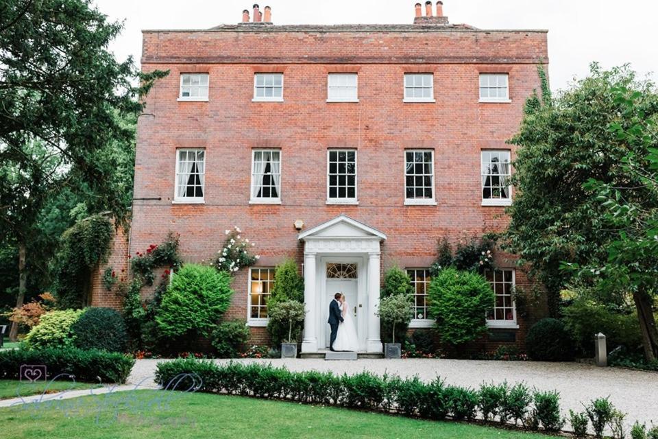 Mulberry House Guest House Ongar Bagian luar foto