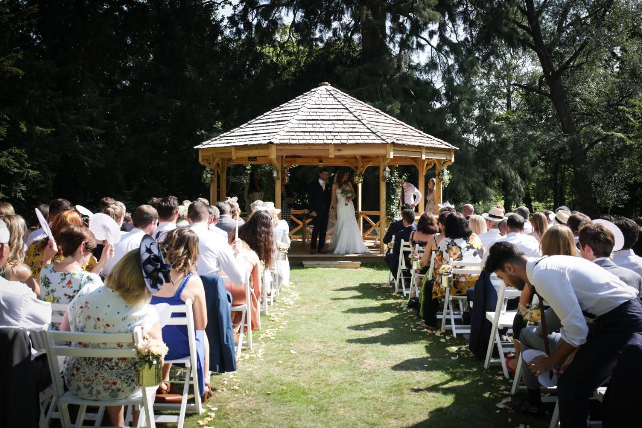 Mulberry House Guest House Ongar Bagian luar foto