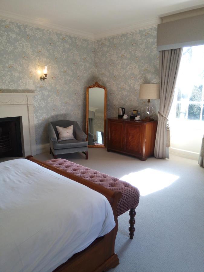 Mulberry House Guest House Ongar Bagian luar foto