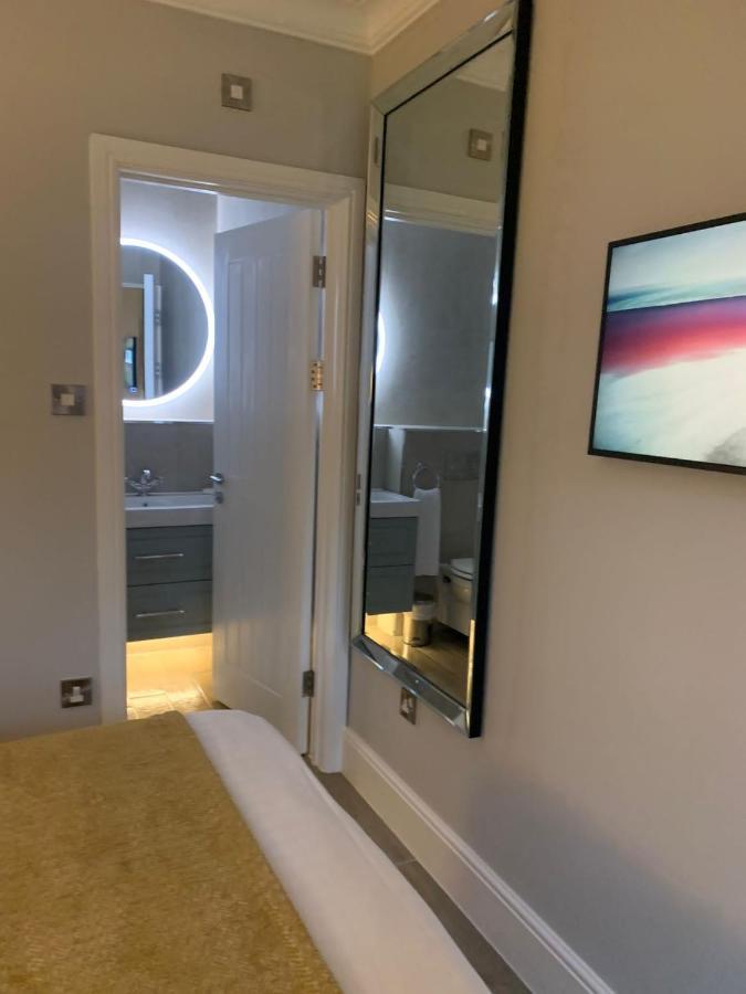 Mulberry House Guest House Ongar Bagian luar foto