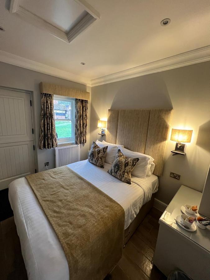 Mulberry House Guest House Ongar Bagian luar foto