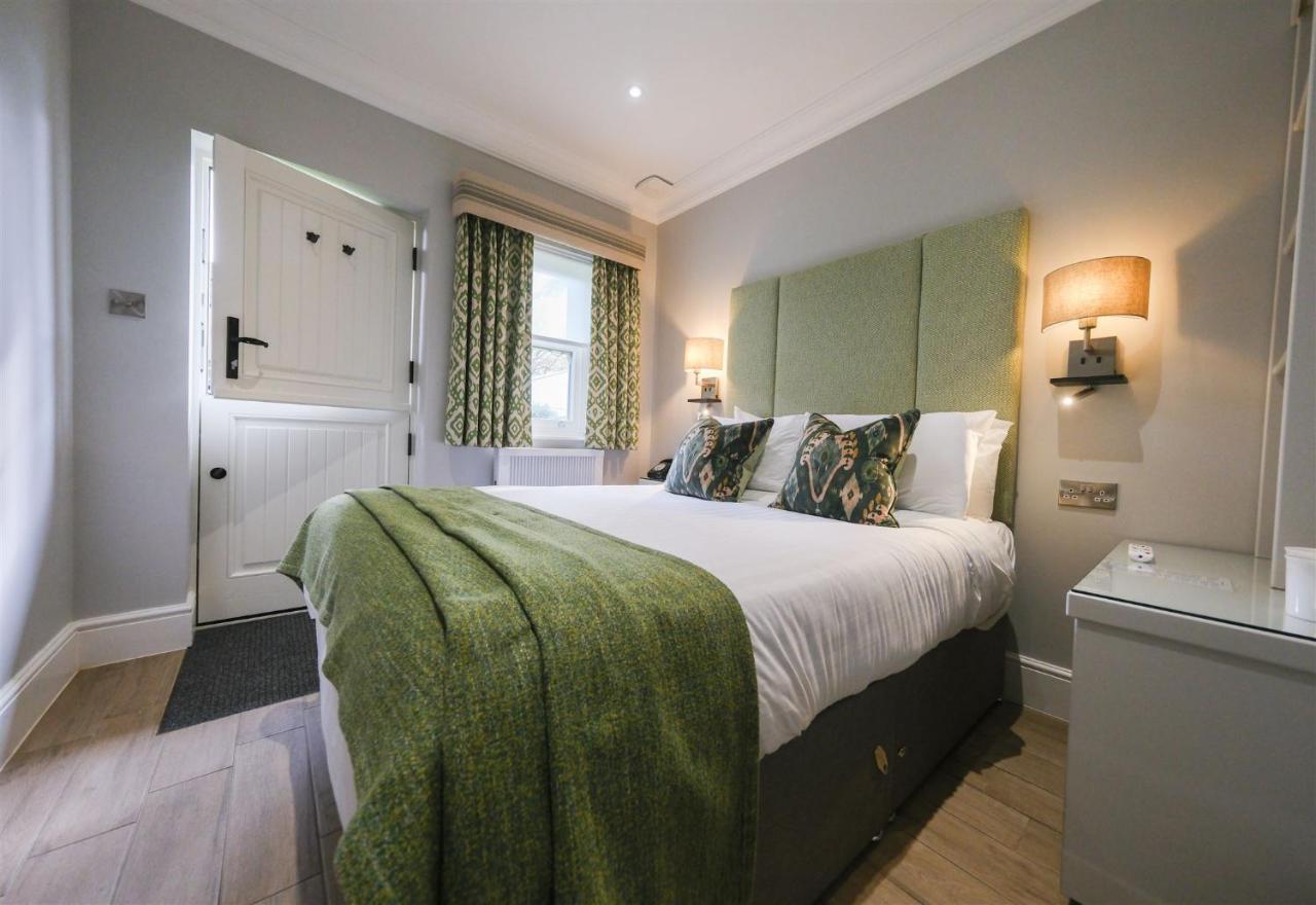Mulberry House Guest House Ongar Bagian luar foto