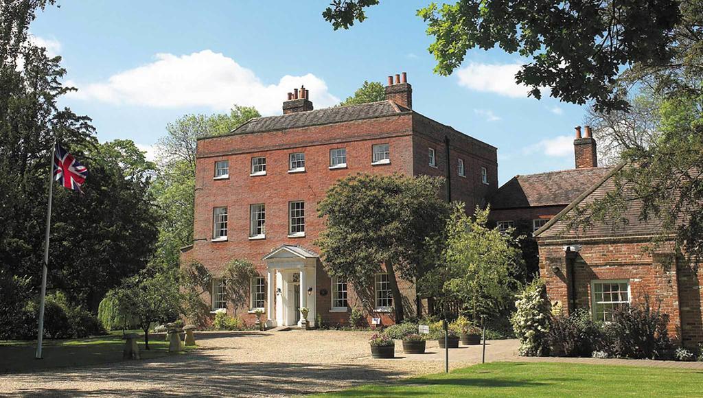 Mulberry House Guest House Ongar Bagian luar foto